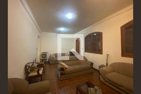 Casa à venda com 5 quartos, 203m² em Ouro Preto, Belo Horizonte