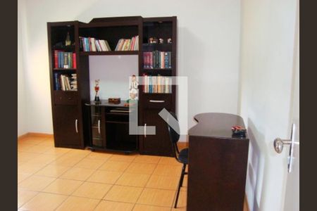 Casa à venda com 5 quartos, 220m² em Nova Floresta, Belo Horizonte
