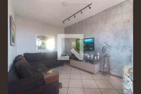 Casa à venda com 5 quartos, 228m² em Santa Mônica, Belo Horizonte