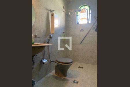 Casa à venda com 5 quartos, 228m² em Santa Mônica, Belo Horizonte