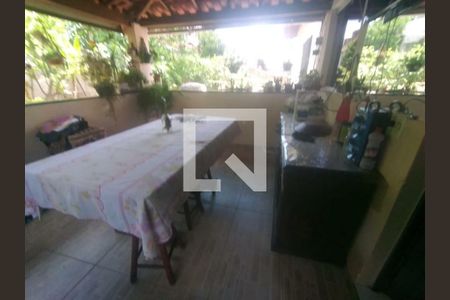 Casa à venda com 228m², 5 quartos e 2 vagas