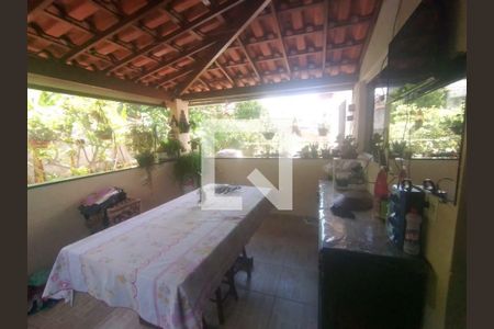 Casa à venda com 228m², 5 quartos e 2 vagas