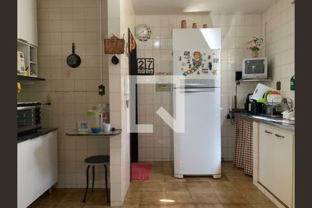 Casa à venda com 5 quartos, 228m² em Santa Mônica, Belo Horizonte