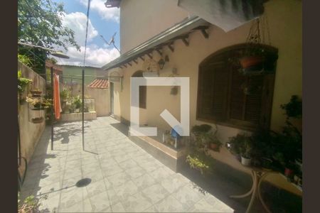 Casa à venda com 228m², 5 quartos e 2 vagas