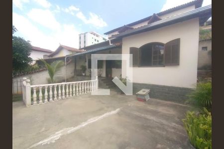 Casa à venda com 228m², 5 quartos e 2 vagas