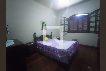 Casa à venda com 228m², 5 quartos e 2 vagas