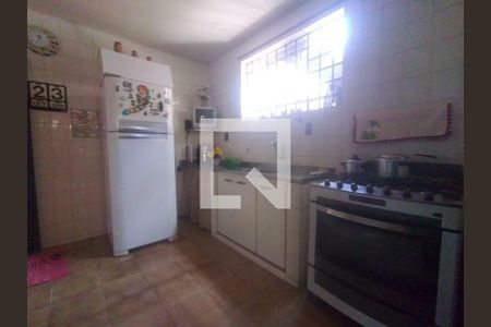 Casa à venda com 228m², 5 quartos e 2 vagas