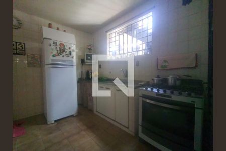 Casa à venda com 228m², 5 quartos e 2 vagas