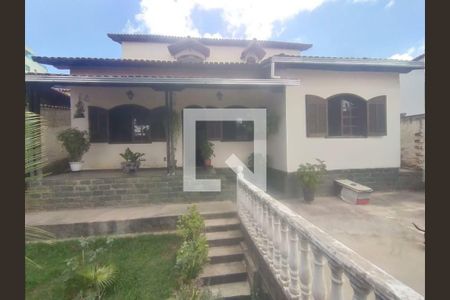 Casa à venda com 228m², 5 quartos e 2 vagas