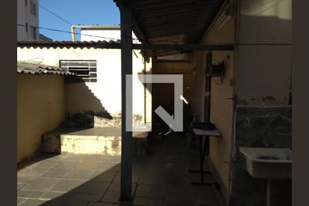 Casa à venda com 3 quartos, 400m² em Sagrada Família, Belo Horizonte