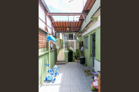 Casa à venda com 230m², 5 quartos e 3 vagasQuintal com teto retrátil 