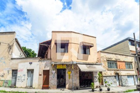 Casa à venda com 200m², 6 quartos e 2 vagas