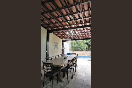 Casa à venda com 330m², 4 quartos e 4 vagas