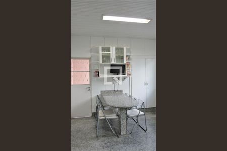 Casa à venda com 330m², 4 quartos e 4 vagas