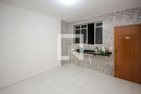 Casa à venda com 90m², 2 quartos e 2 vagasCozinha