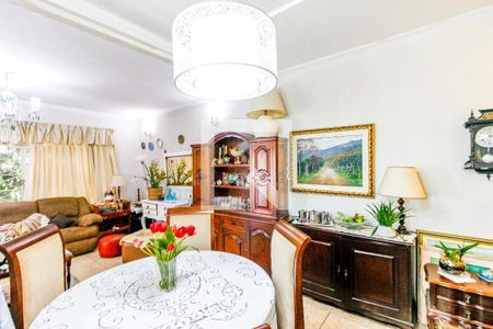 Casa à venda com 4 quartos, 240m² em Vila Cordeiro, São Paulo