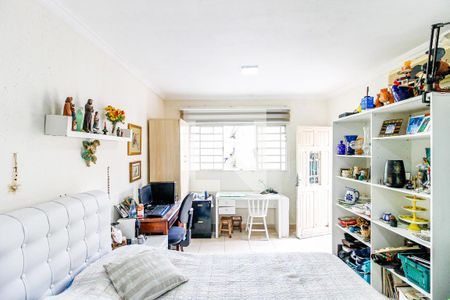 Casa à venda com 240m², 4 quartos e 6 vagas