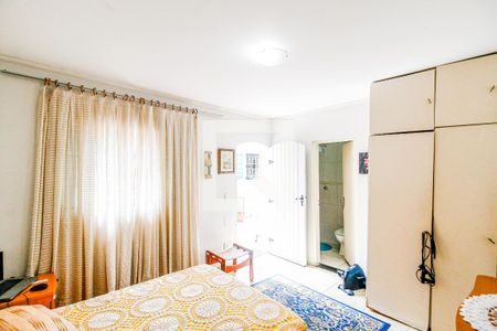 Casa à venda com 240m², 4 quartos e 6 vagas