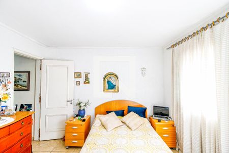 Casa à venda com 240m², 4 quartos e 6 vagas