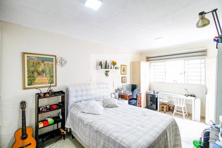 Casa à venda com 240m², 4 quartos e 6 vagas