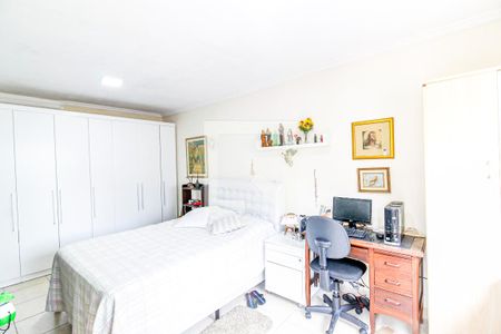 Casa à venda com 240m², 4 quartos e 6 vagas