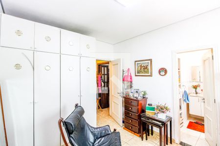 Casa à venda com 240m², 4 quartos e 6 vagas