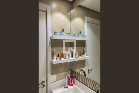 Apartamento à venda com 70m², 2 quartos e 1 vaga Apartamento à venda com 70m², 2 quartos e 1 vagaBanheiro Social