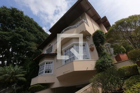 Casa à venda com 253m², 4 quartos e 4 vagasFachada