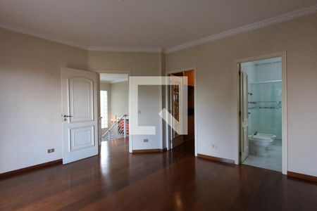 Casa à venda com 253m², 4 quartos e 4 vagasSuíte