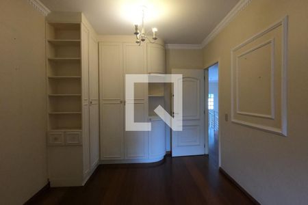 Casa à venda com 253m², 4 quartos e 4 vagasQuarto 2