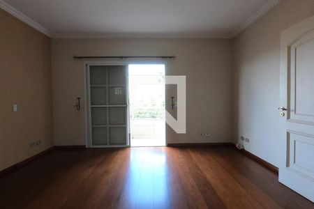 Casa à venda com 253m², 4 quartos e 4 vagasSuíte