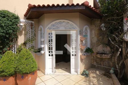 Entrada de casa à venda com 4 quartos, 253m² em Jardim Londrina, São Paulo