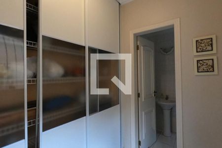 Casa à venda com 253m², 4 quartos e 4 vagasÁrea de Serviço
