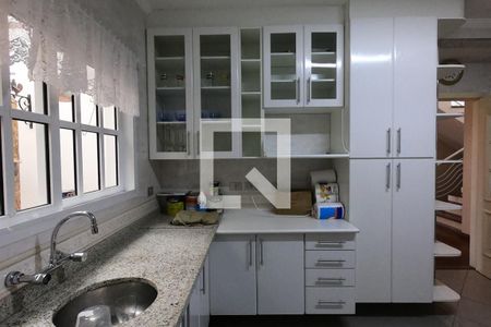 Casa à venda com 253m², 4 quartos e 4 vagasCozinha