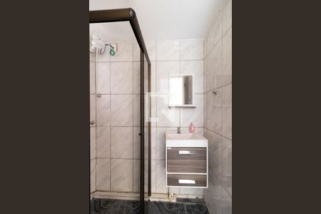 Banheiro de apartamento à venda com 2 quartos, 42m² em Glória, Porto Alegre