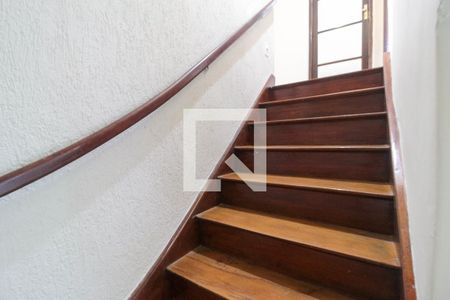 Casa à venda com 182m², 3 quartos e 2 vagasEscada