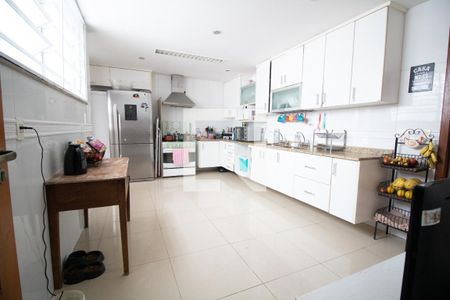 Apartamento à venda com 380m², 4 quartos e 4 vagasCozinha