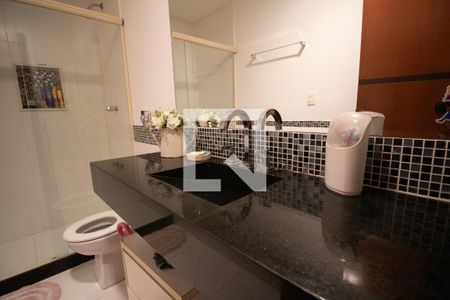 Apartamento à venda com 380m², 4 quartos e 4 vagasDetalhe do Banheiro da Suite
