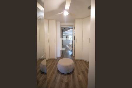 Apartamento à venda com 380m², 4 quartos e 4 vagasCloset da suíte 1