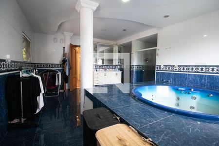 Apartamento à venda com 380m², 4 quartos e 4 vagasBanheiro da Suíte 1