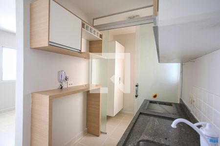 Cozinha de apartamento para alugar com 3 quartos, 71m² em Santa Mônica, Uberlândia