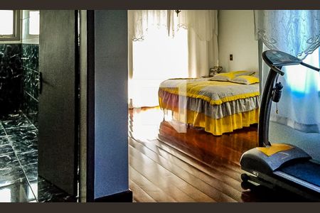 Suite de casa à venda com 4 quartos, 534m² em Vila Assunção, Porto Alegre