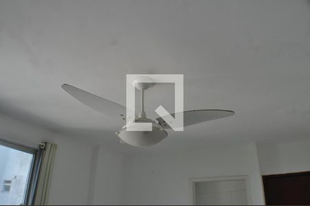 Apartamento à venda com 55m², 2 quartos e 2 vagasVentilador de teto da sala 