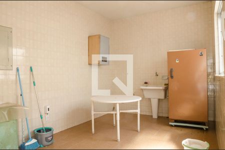 Casa à venda com 200m², 5 quartos e 4 vagasArea de serviço