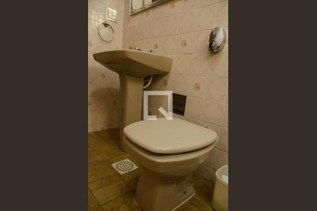 Casa à venda com 200m², 5 quartos e 4 vagasBanheiro da suite 1