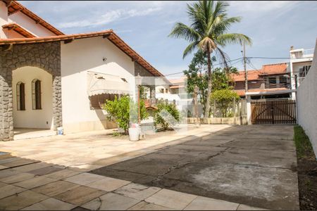 Area externa de casa à venda com 5 quartos, 200m² em Piratininga, Niterói