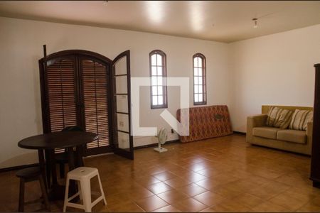 Casa à venda com 200m², 5 quartos e 4 vagasSuíte 1