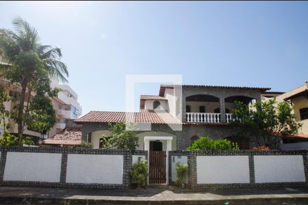 Faixada de casa à venda com 5 quartos, 200m² em Piratininga, Niterói