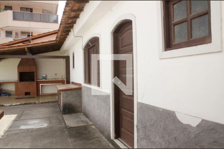 Area externa de casa à venda com 5 quartos, 200m² em Piratininga, Niterói
