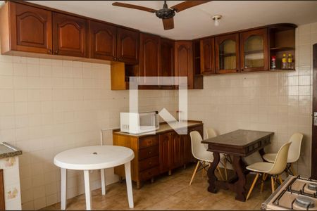 Casa à venda com 200m², 5 quartos e 4 vagasCozinha